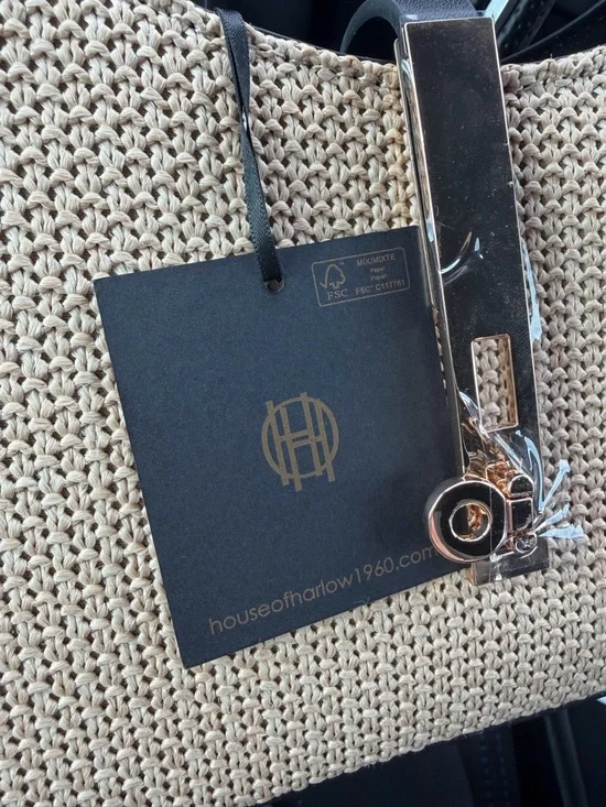 NWT House of Harlow 1960 Woven Shoulder Bag with Cherry Hair Clip - Picture 6 of 6